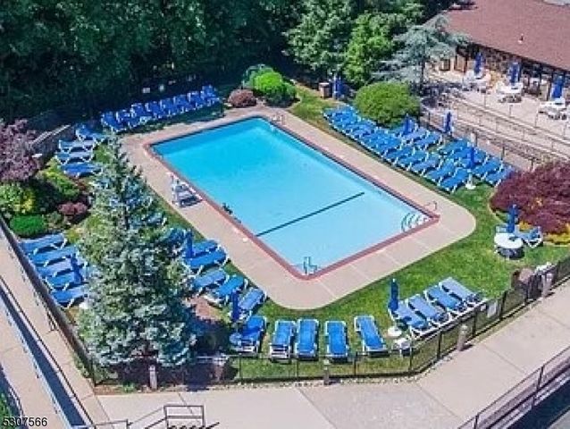 7 Dogwood Ct 7, Woodland Park, NJ 07424