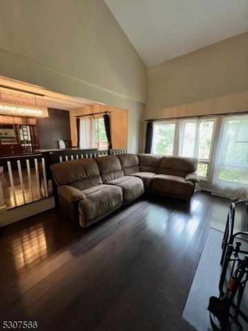 7 Dogwood Ct 7, Woodland Park, NJ 07424