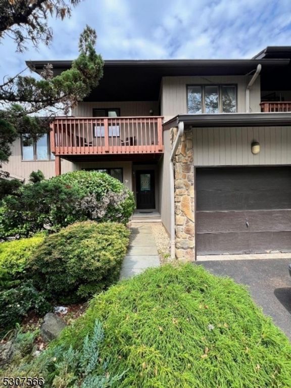 7 Dogwood Ct 7, Woodland Park, NJ 07424