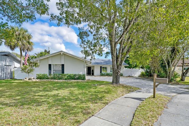 3048 NW 25th Way, Boca Raton, FL 33434