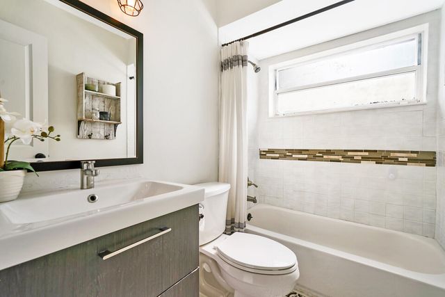 3048 NW 25th Way, Boca Raton, FL 33434
