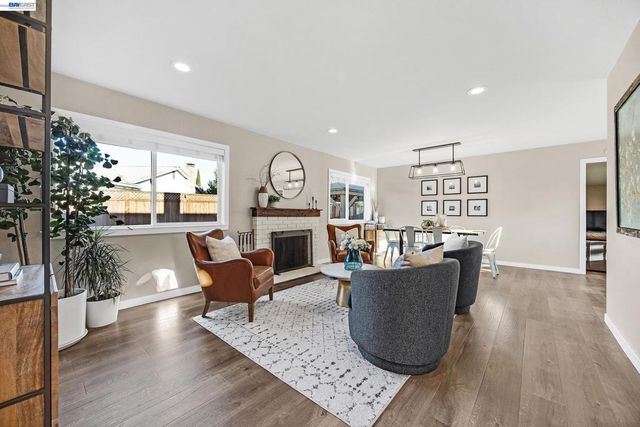 352 Cambridge Way, Livermore, CA 94550