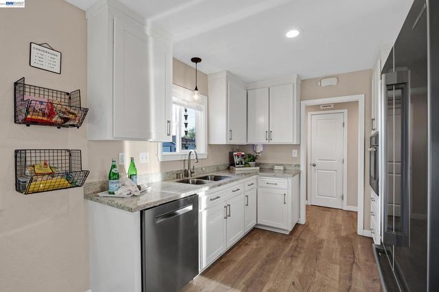 352 Cambridge Way, Livermore, CA 94550