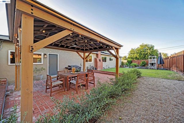 352 Cambridge Way, Livermore, CA 94550
