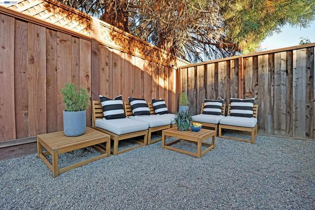 352 Cambridge Way, Livermore, CA 94550