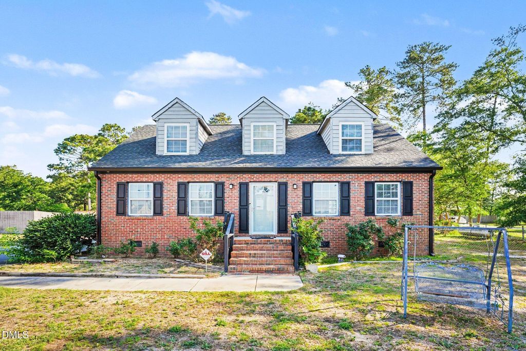 314 Woodington Road, Hope Mills, NC 28348