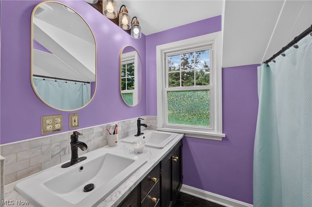 28049 Emery Road, Orange Village, OH 44022