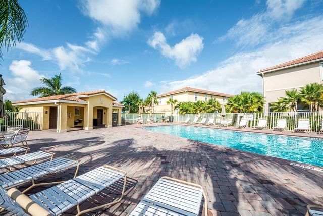1041 Normandie Way, Vero Beach, FL 32960