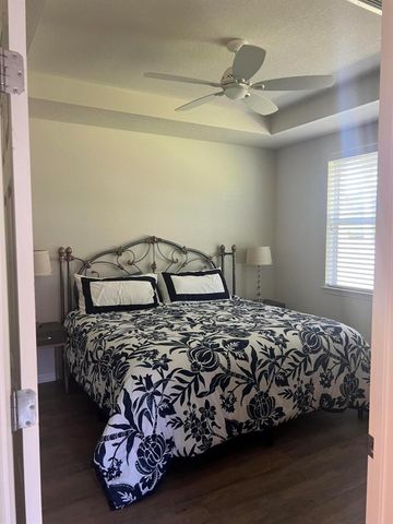 1041 Normandie Way, Vero Beach, FL 32960