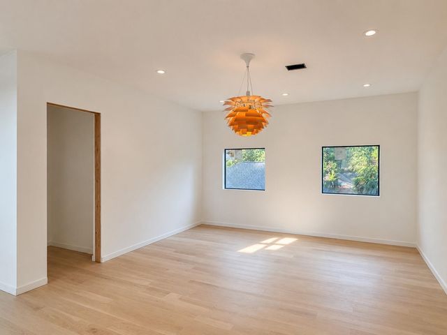 1641 Hawthorne Street, Houston, TX 77006