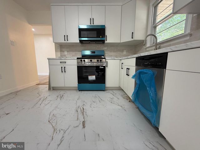 242 CURTIN AVE, Browns Mills, NJ 08015