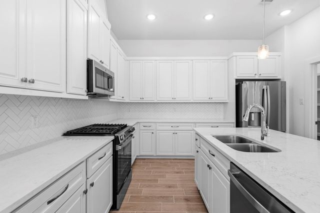 9438 Garden Gate Drive, Missouri City, TX 77459