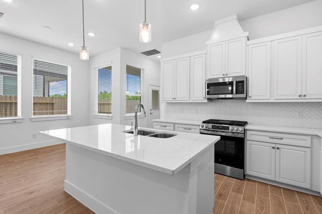 9438 Garden Gate Drive, Missouri City, TX 77459