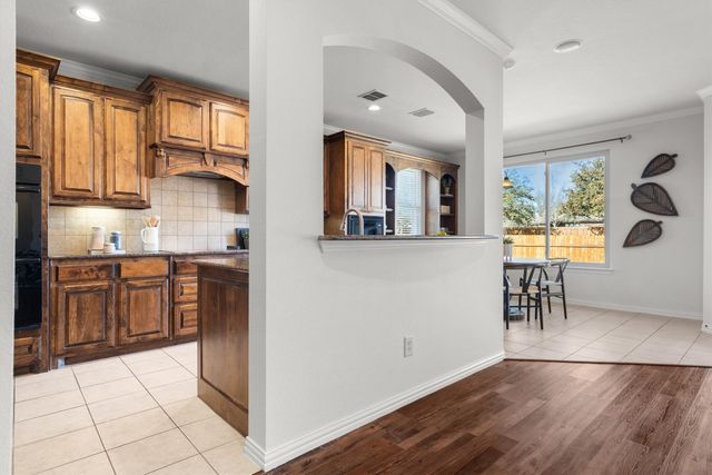 425 Locksley Court, Saginaw, TX 76179