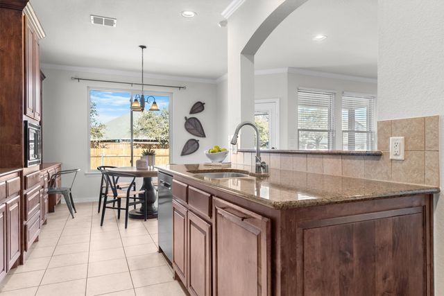 425 Locksley Court, Saginaw, TX 76179