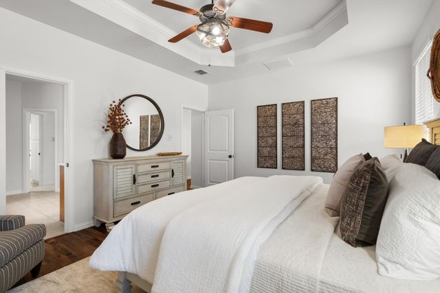 425 Locksley Court, Saginaw, TX 76179