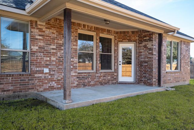 425 Locksley Court, Saginaw, TX 76179