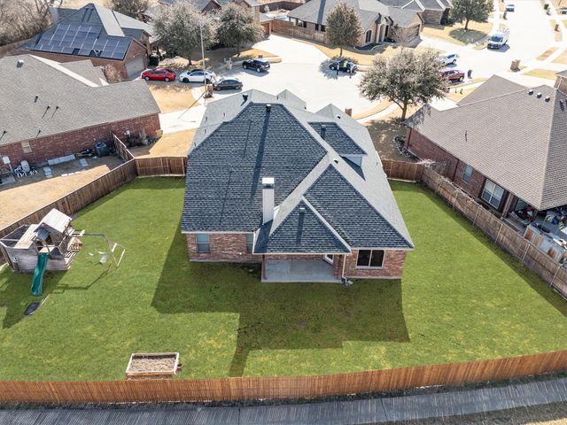 425 Locksley Court, Saginaw, TX 76179
