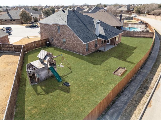 425 Locksley Court, Saginaw, TX 76179