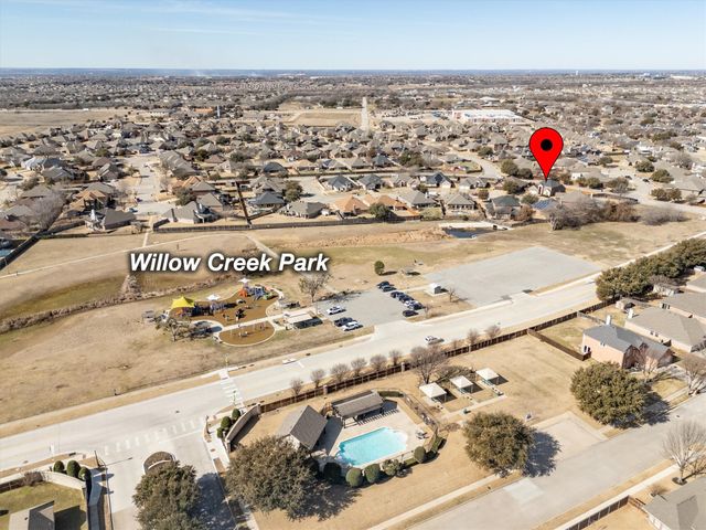425 Locksley Court, Saginaw, TX 76179