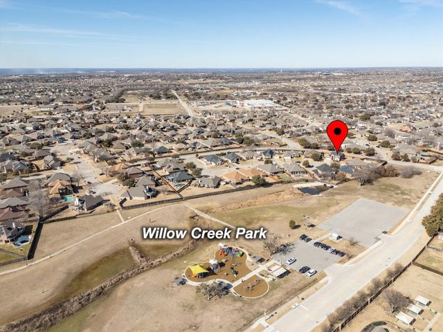 425 Locksley Court, Saginaw, TX 76179