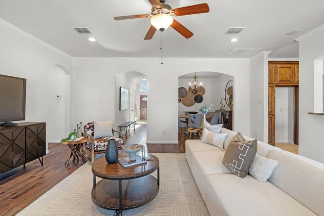 425 Locksley Court, Saginaw, TX 76179