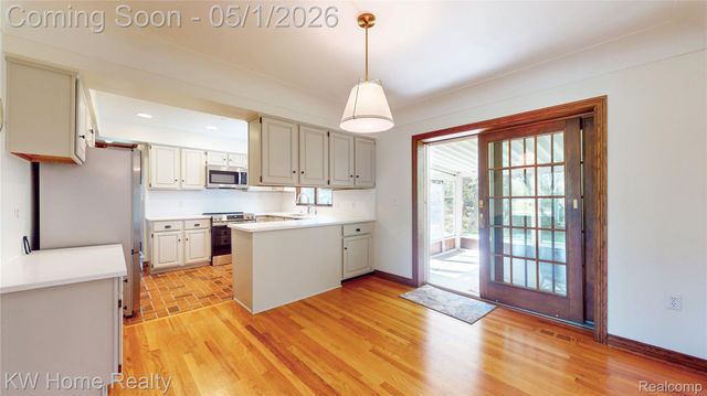 32430 Dohany Drive, Farmington Hills, MI 48336