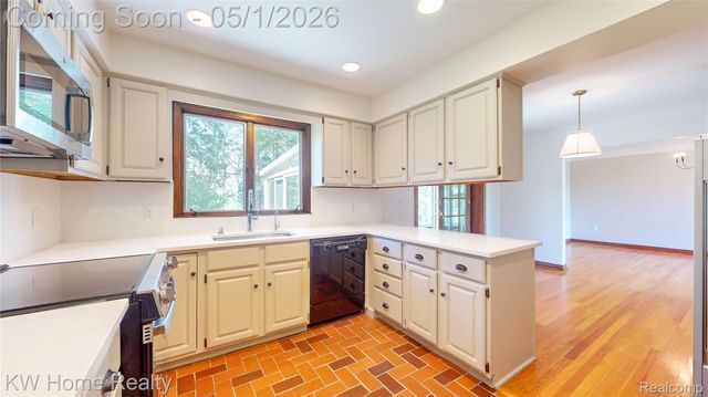 32430 Dohany Drive, Farmington Hills, MI 48336