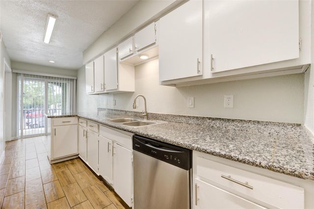 6200 W Tidwell Road 2608, Houston, TX 77092