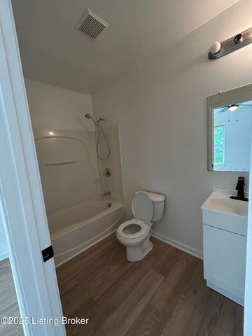 418 W Dr W. J. Hodge St, Louisville, KY 40203