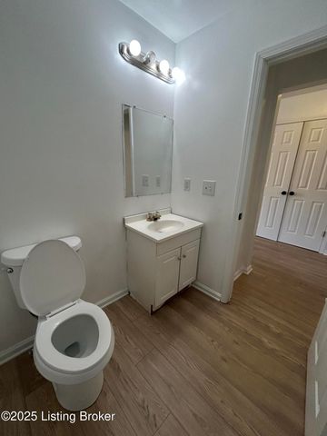 418 W Dr W. J. Hodge St, Louisville, KY 40203