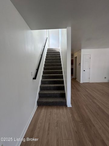 418 W Dr W. J. Hodge St, Louisville, KY 40203