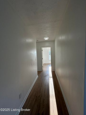 418 W Dr W. J. Hodge St, Louisville, KY 40203