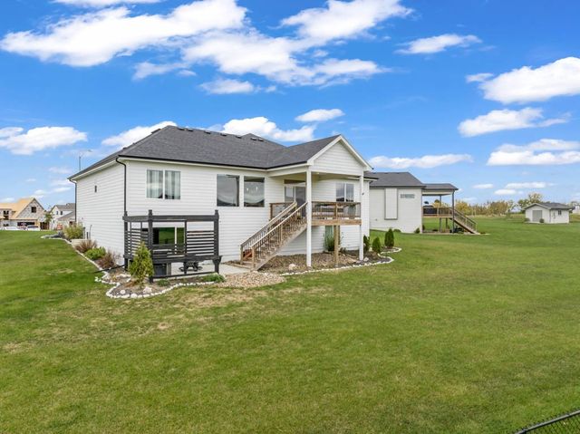 1108 NE Forest Ridge Court, Ankeny, IA 50021