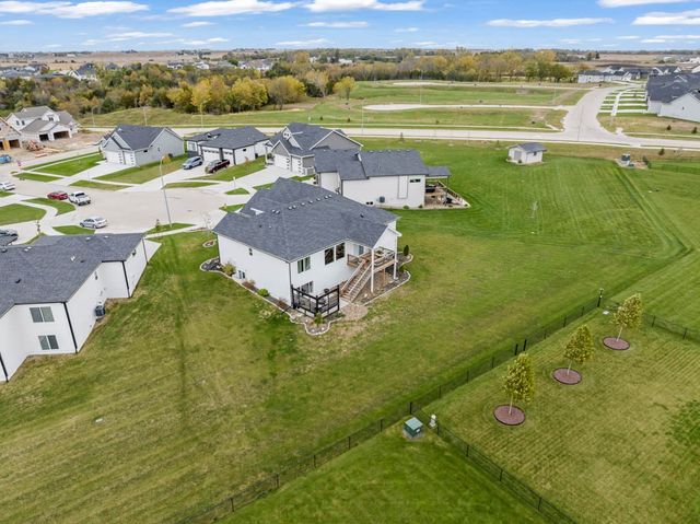1108 NE Forest Ridge Court, Ankeny, IA 50021