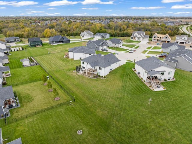 1108 NE Forest Ridge Court, Ankeny, IA 50021