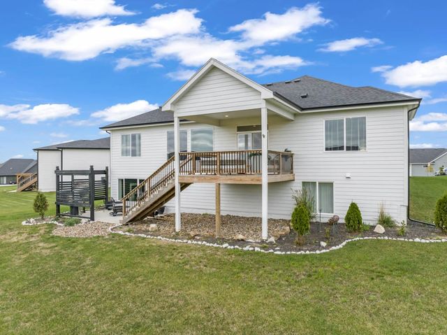 1108 NE Forest Ridge Court, Ankeny, IA 50021