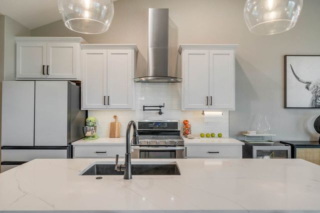 1108 NE Forest Ridge Court, Ankeny, IA 50021