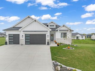 1108 NE Forest Ridge Court, Ankeny, IA 50021