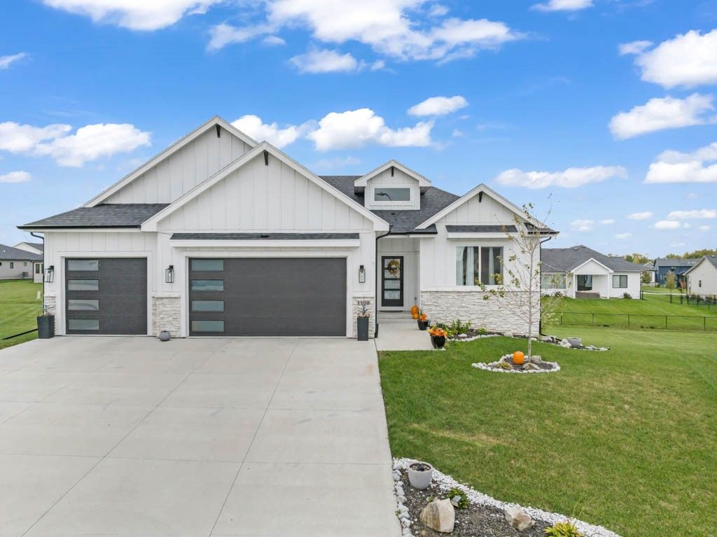 1108 NE Forest Ridge Court, Ankeny, IA 50021
