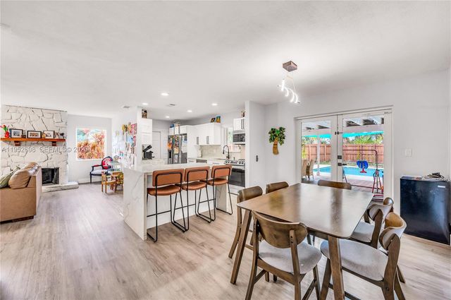 15930 SW 90th Ave, Palmetto Bay, FL 33157