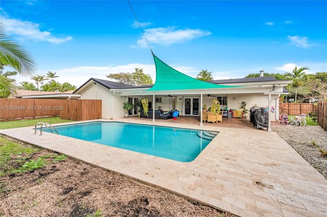 15930 SW 90th Ave, Palmetto Bay, FL 33157