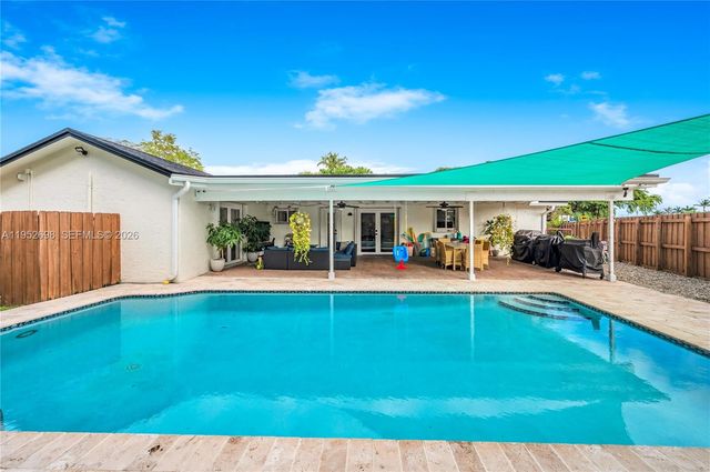 15930 SW 90th Ave, Palmetto Bay, FL 33157