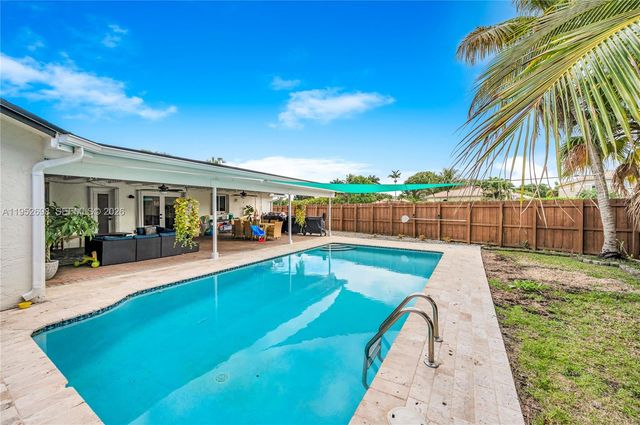 15930 SW 90th Ave, Palmetto Bay, FL 33157