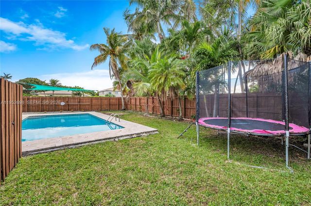 15930 SW 90th Ave, Palmetto Bay, FL 33157