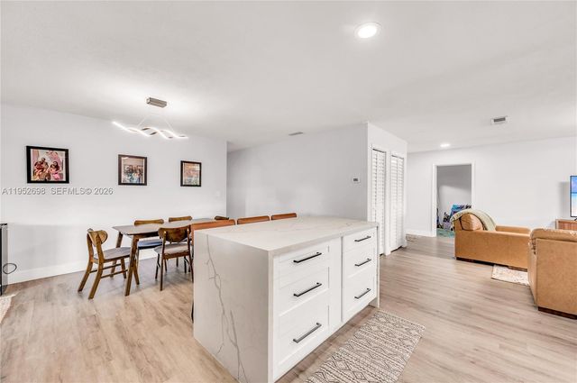 15930 SW 90th Ave, Palmetto Bay, FL 33157