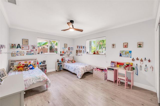 15930 SW 90th Ave, Palmetto Bay, FL 33157