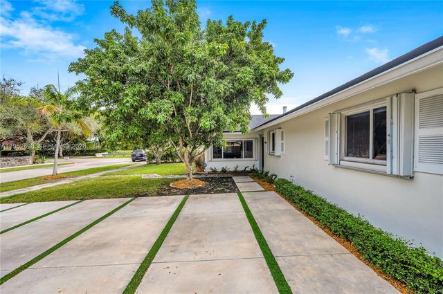 15930 SW 90th Ave, Palmetto Bay, FL 33157