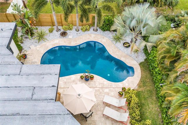 15930 SW 90th Ave, Palmetto Bay, FL 33157