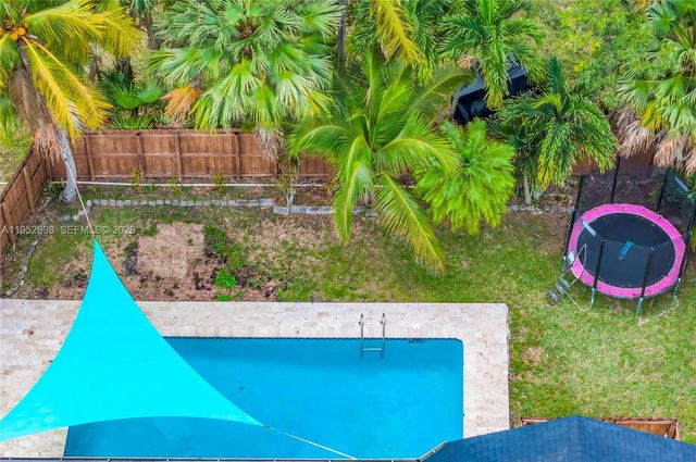 15930 SW 90th Ave, Palmetto Bay, FL 33157